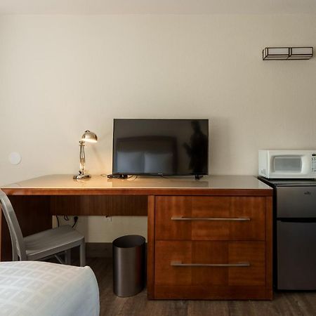 Riverfront Inn Роузберг Экстерьер фото
