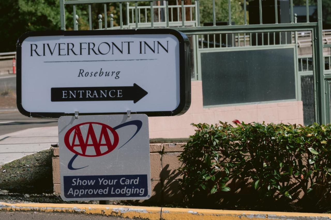 Riverfront Inn Роузберг Экстерьер фото