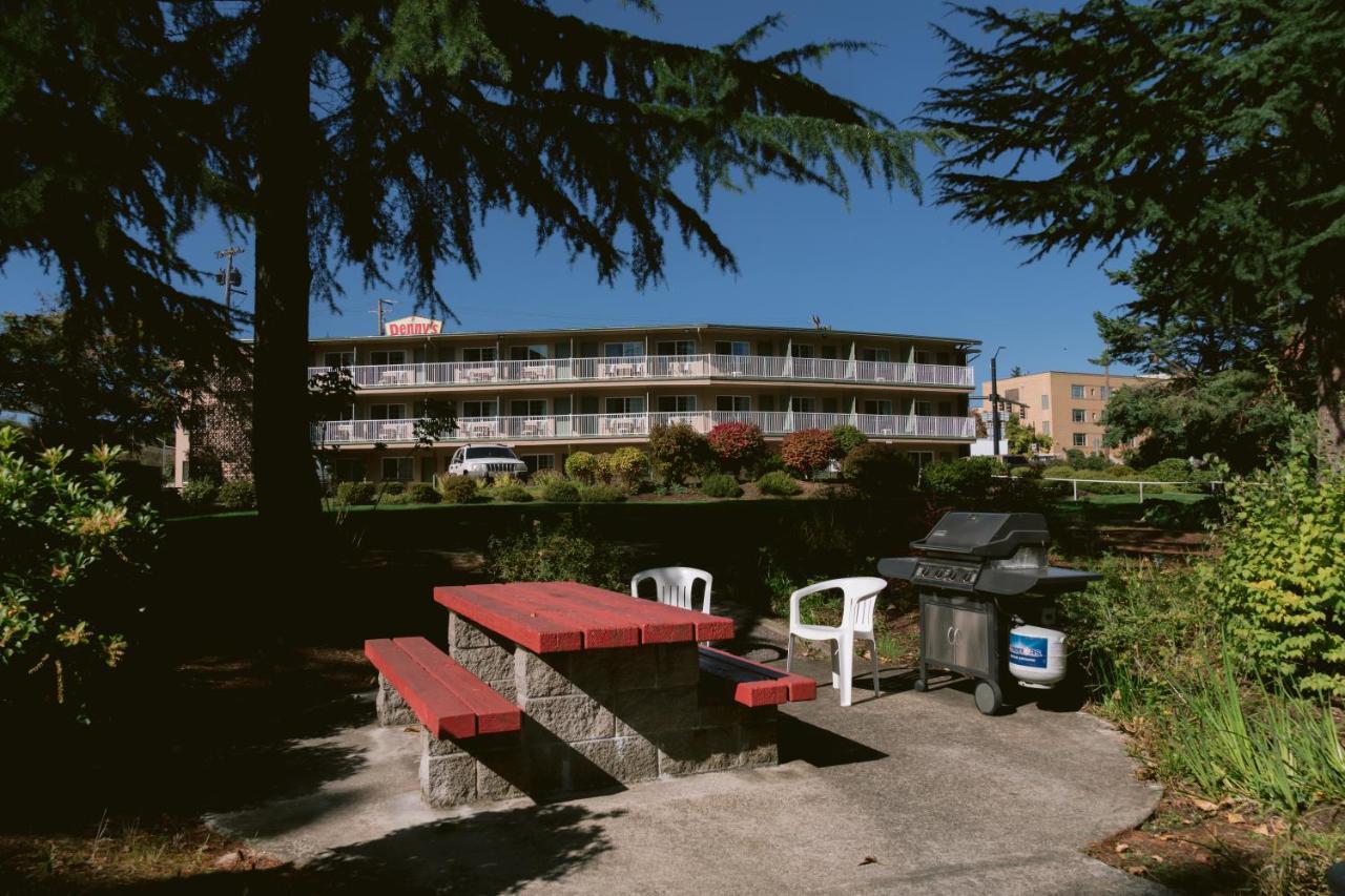 Riverfront Inn Роузберг Экстерьер фото